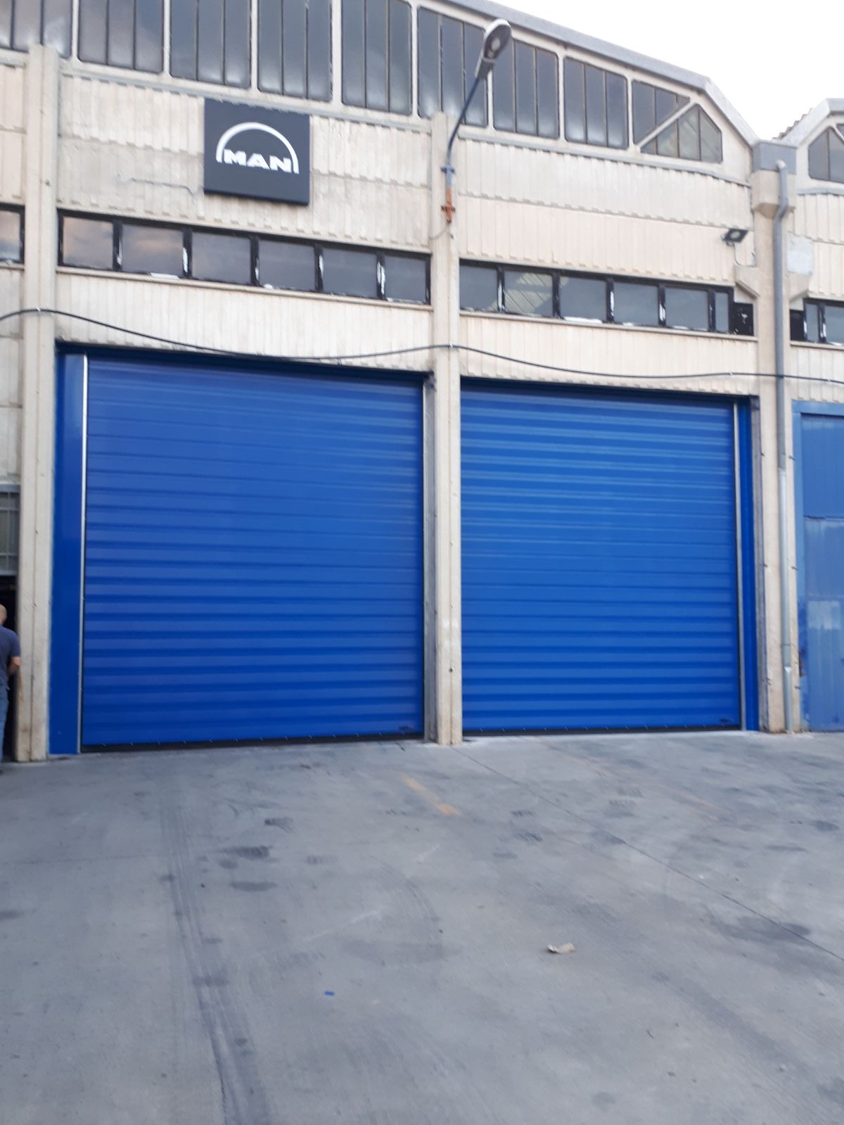 Features of Our Bi-Parting Rapid Roll Doors